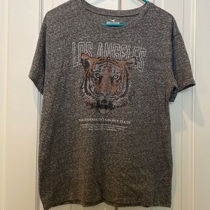Hollister women’s Los Angeles graphic tee size medium